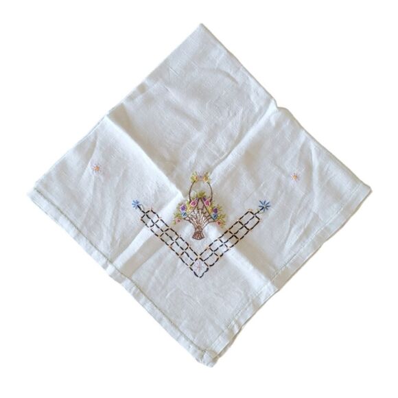 Vintage White Linen Hand Embroidered Floral Square Tablecloth 31" x 31" - Picture 2 of 5